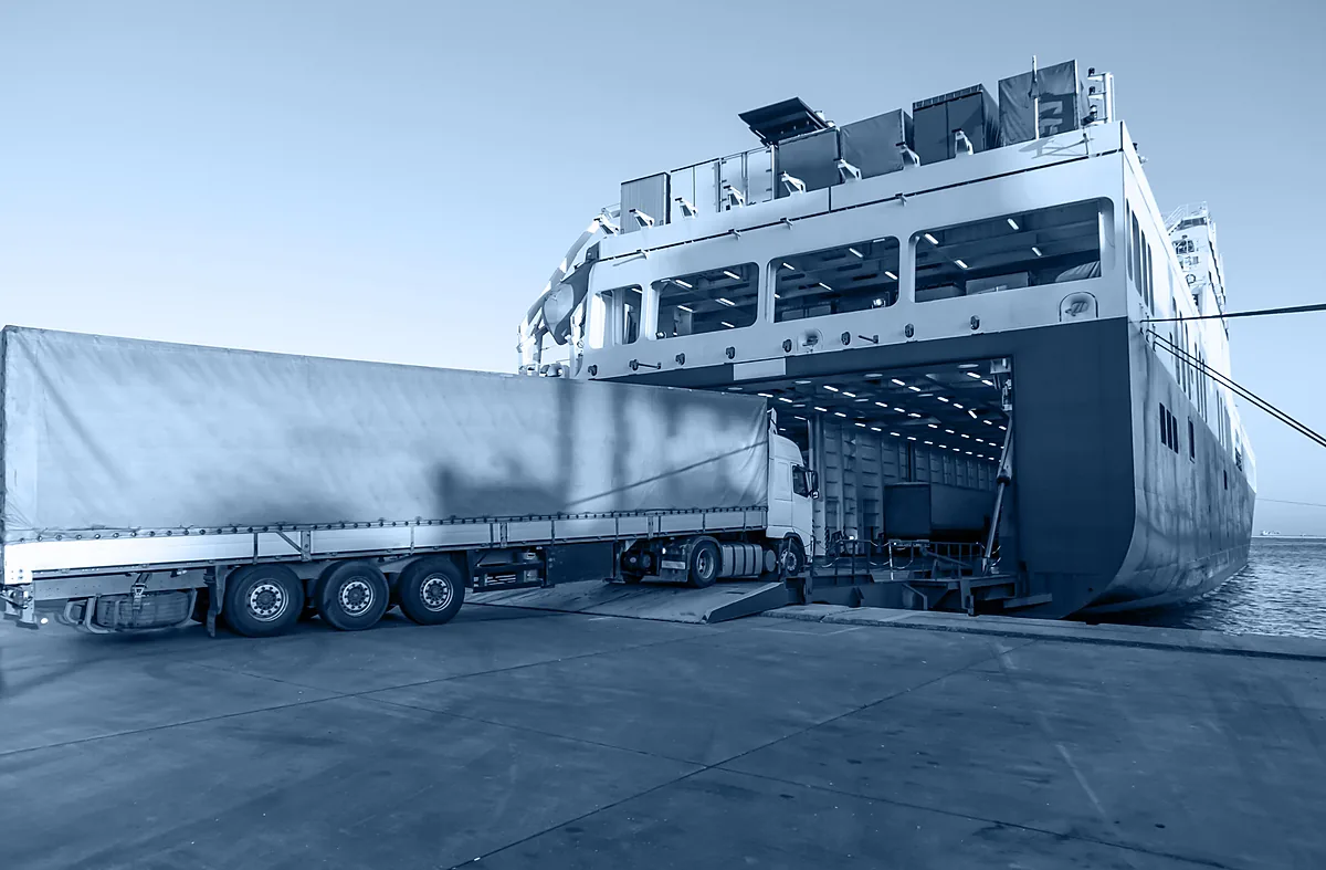Exporter of record managing export declarations from the EU and UK